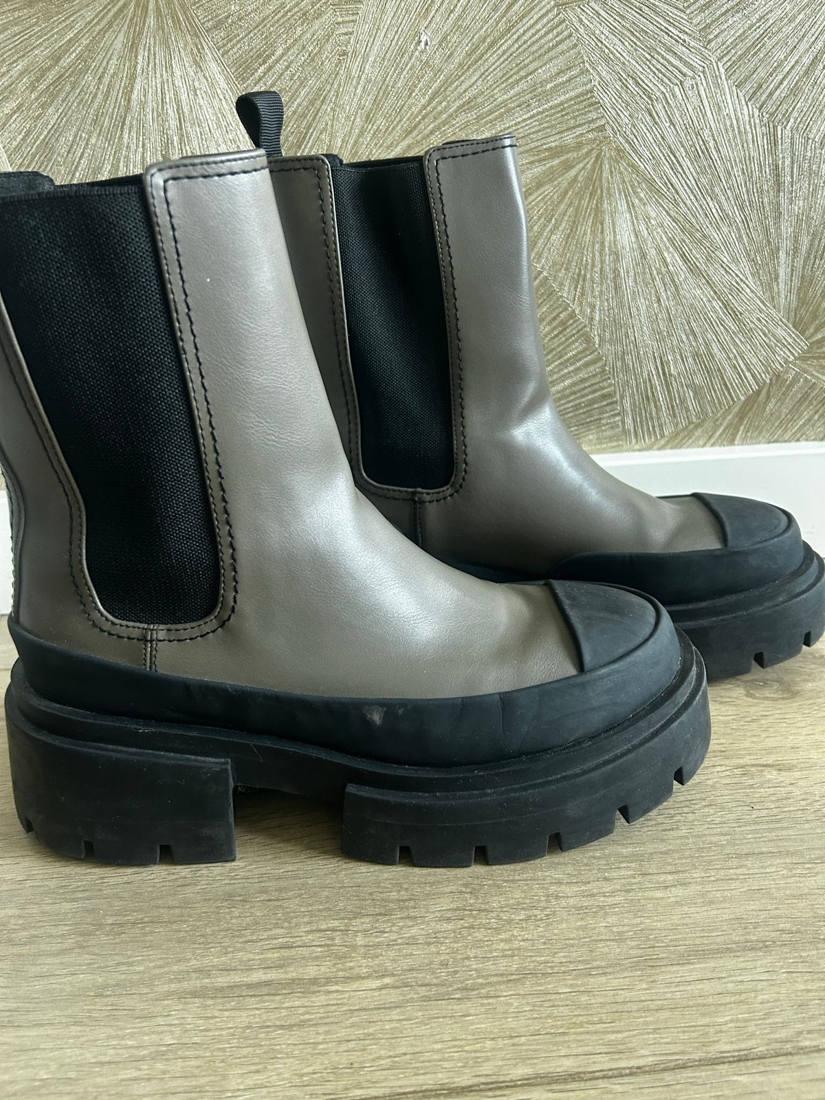 4 paar laarzen/boots - maten 37 en 38, Ophalen of Verzenden, Gedragen, Overige kleuren, Lage of Enkellaarzen