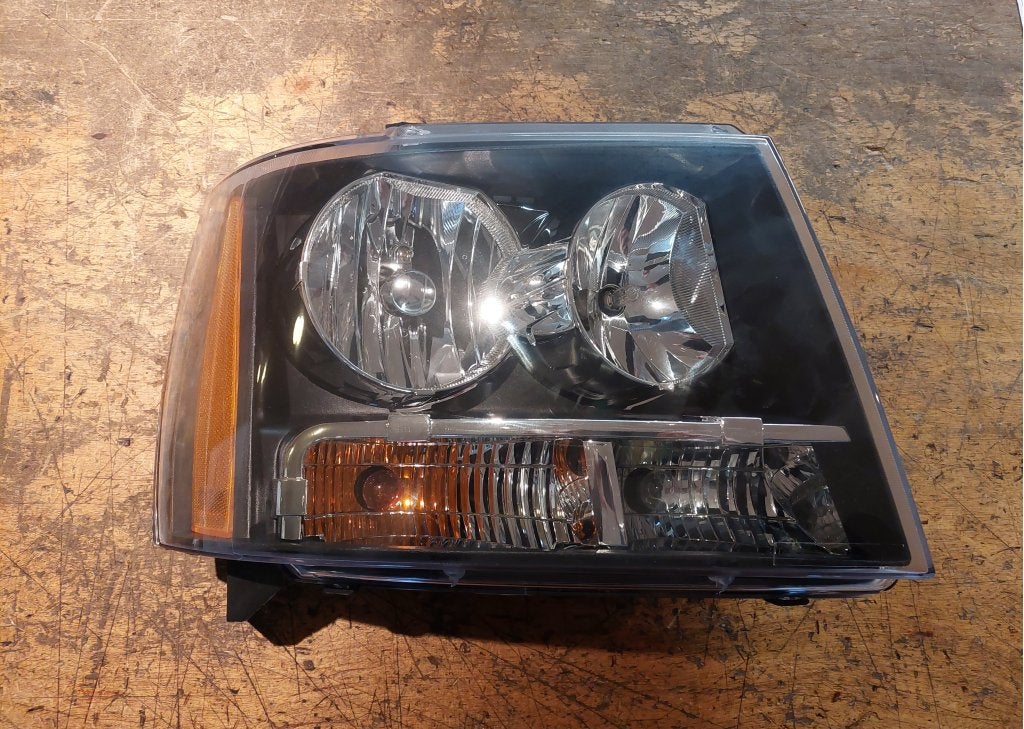 Chevrolet Avalanche/Tahoe koplamp 2007-2014, Auto-onderdelen, Verlichting, Gebruikt, Chevrolet, Ophalen of Verzenden, No.818, Zhongshan N. Rd., Yongkang Dist., Tainan City 710, Taiwan