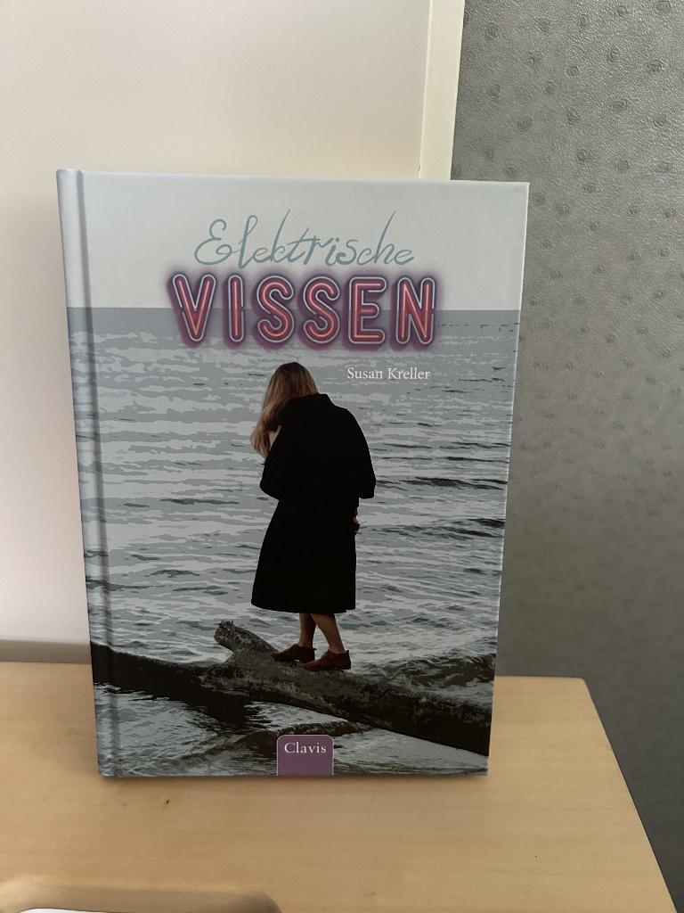 Susan Kreller - Elektrische vissen, Boeken, Ophalen of Verzenden, Zo goed als nieuw