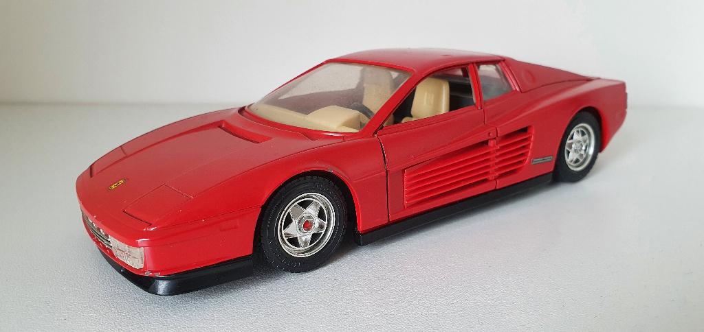 Ferrari Testarossa - Bburago 1:24, Hobby en Vrije tijd, Modelauto's | 1:24, Ophalen of Verzenden, Gebruikt, Auto, Bburago