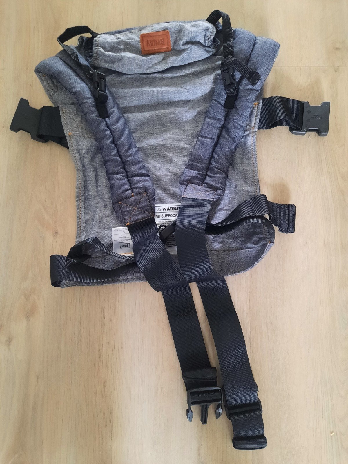 By Kay ergonomische babydrager click classic dark jeans, Kinderen en Baby's, Babydragers en Draagdoeken, Buik of Rug, Zo goed als nieuw