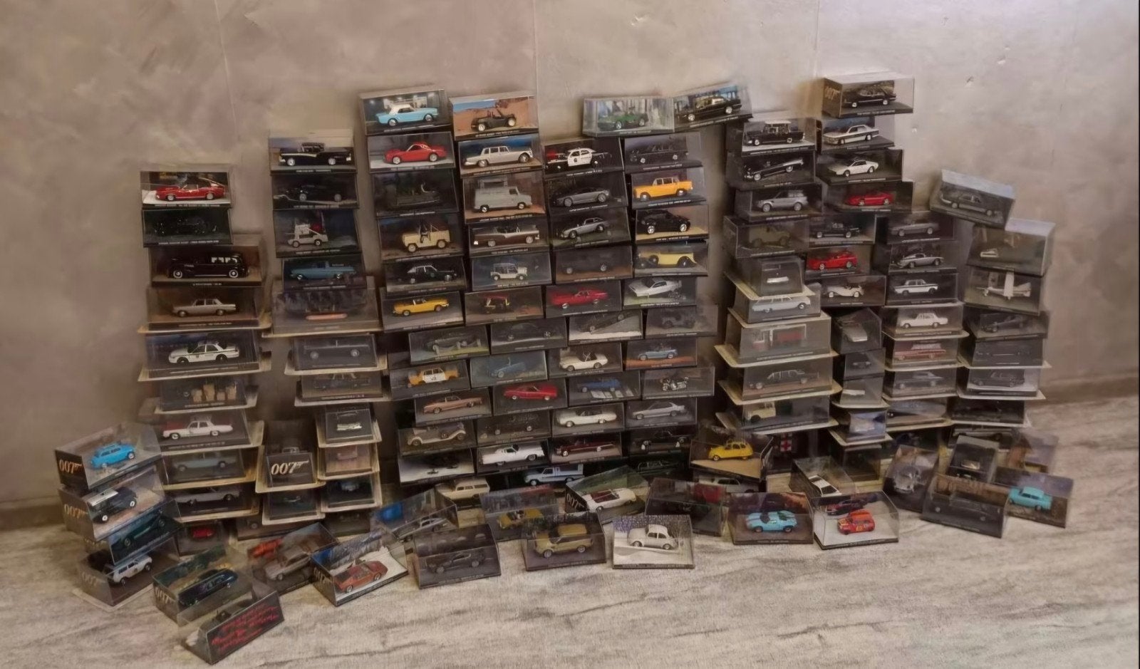 James Bond Car Collection, Compleet!, Ophalen of Verzenden, Zo goed als nieuw