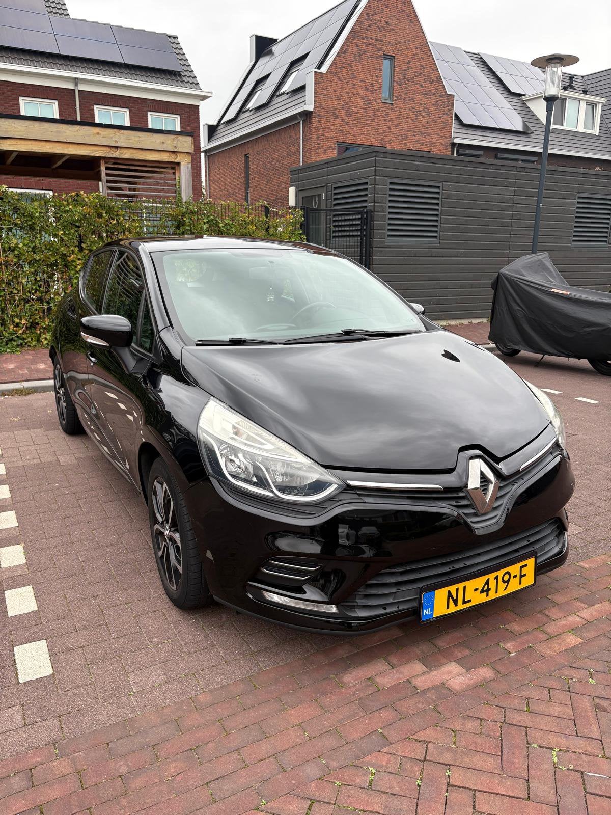 Renault Clio Energy TCe 90pk Eco2 S&S 2017 Zwart, Auto's, Voorwielaandrijving, 898 cc, Stof, Origineel Nederlands