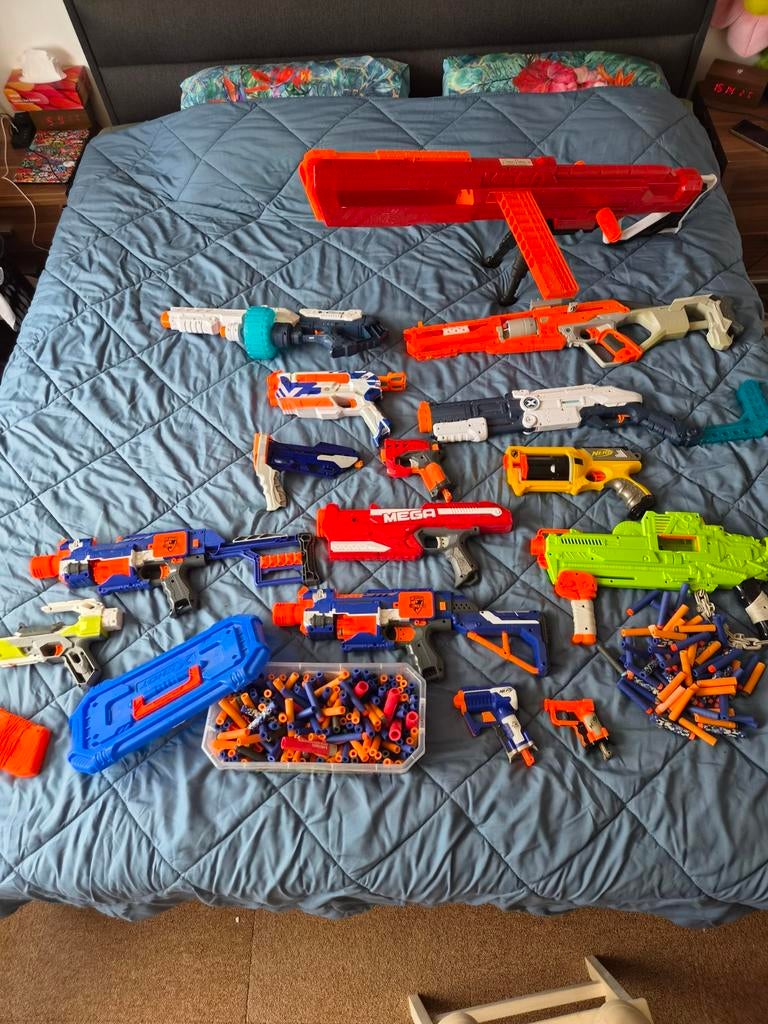 Grote collectie Nerf pistolen/geweren met veel pijltjes, Ophalen of Verzenden, Gebruikt, Jongen of Meisje