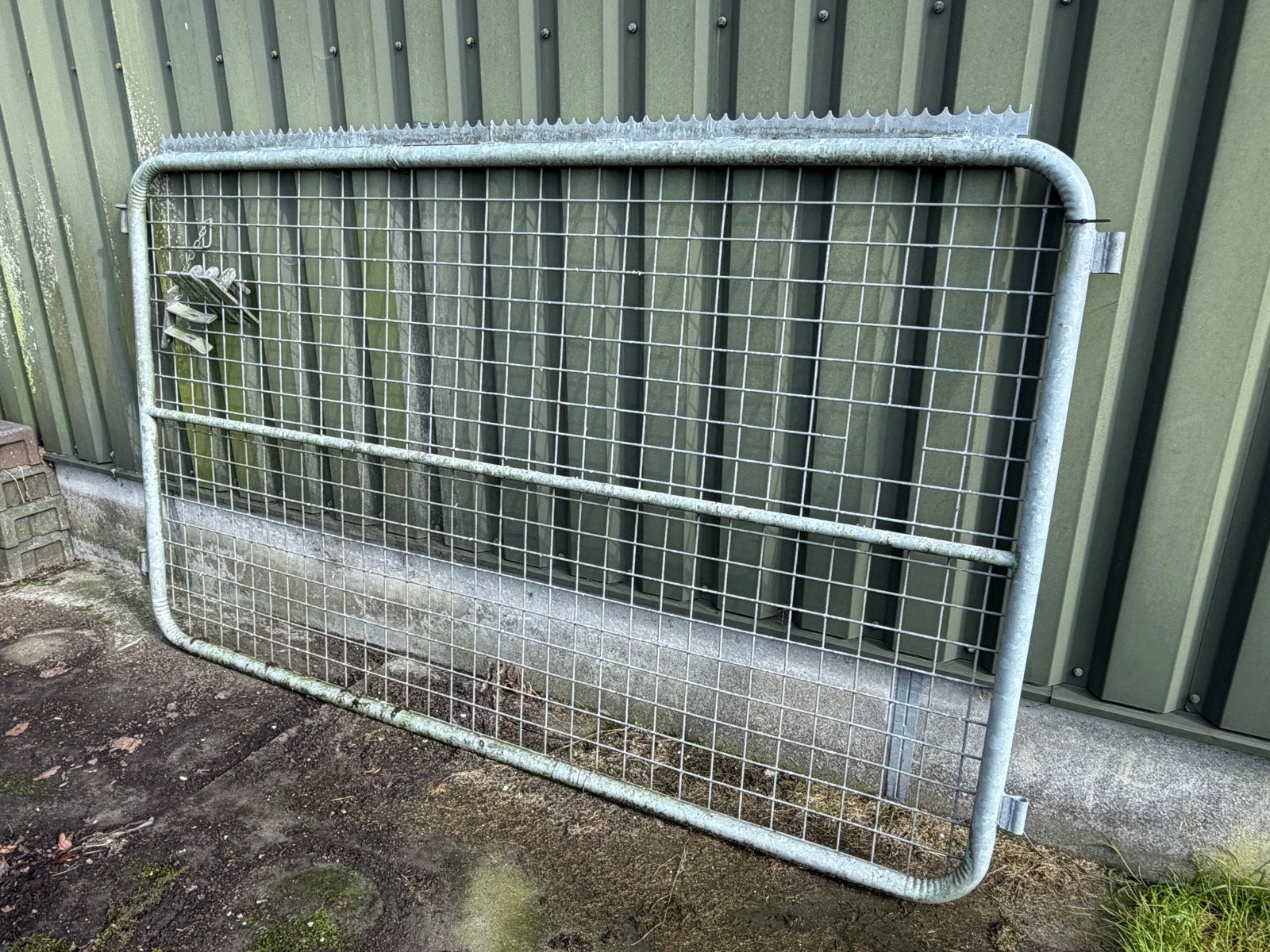 3 Gegalvaniseerde Landhekken - 2,50m breed, 1,50m hoog, Ophalen, Met poort, Gebruikt, Tuinhek