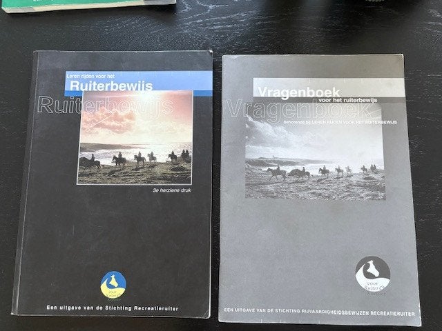 Ruiterrijbewijs - Theorie & Vragenboek, Ophalen of Verzenden, Gelezen, Vogels