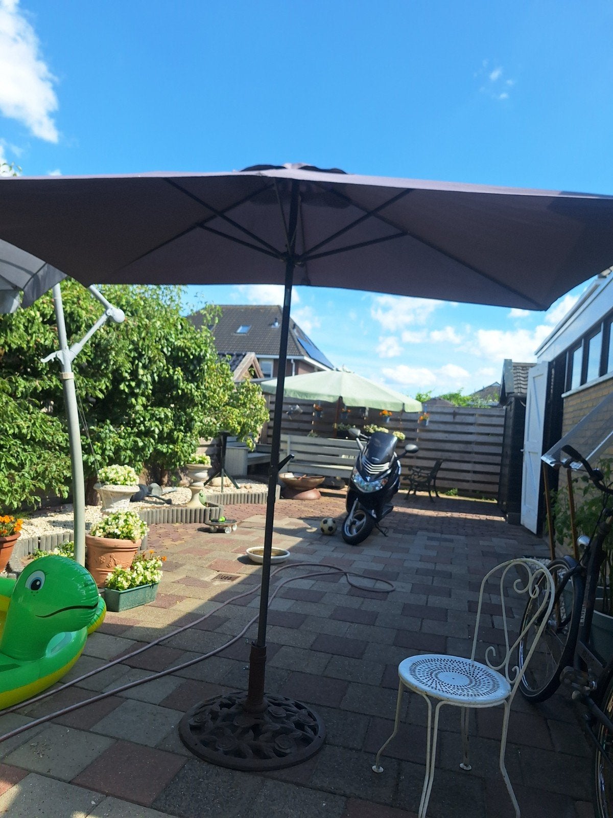 Parasol met voet - Gebruikt  140 x250 cm, Ophalen, Gebruikt, Kantelbaar, 2 tot 3 meter