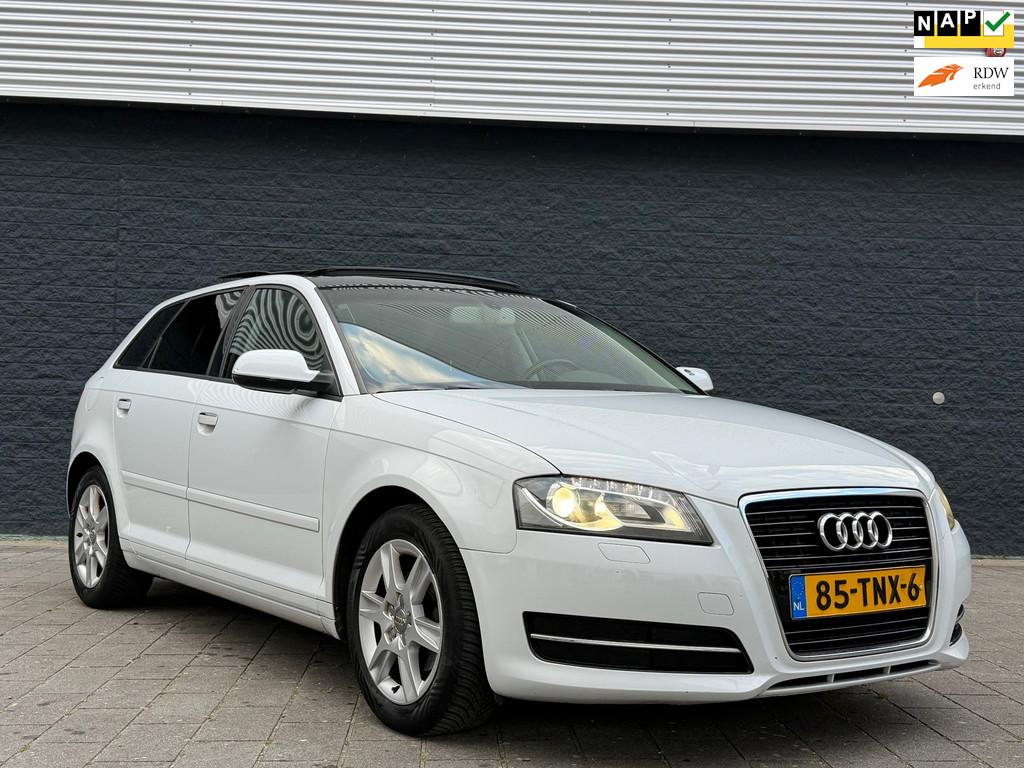 Audi A3 Sportback 1.2 TFSI S-LINE AUTOMAAT/PANO/LED, Auto's, Audi, Euro 5, Gebruikt, 4 cilinders, Wit