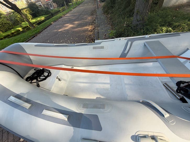 Foto 7 van Zodiac rubberboot met Yamaha 15pk motor en Pega boottrailer