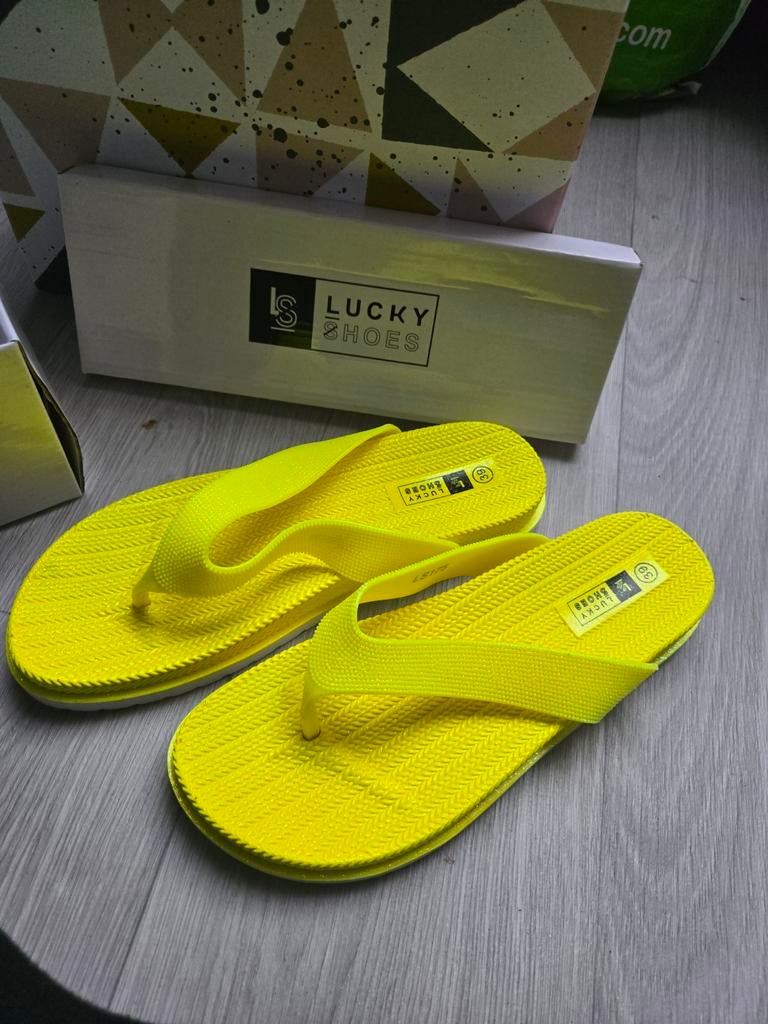 Neon Gele Slippers met Glitters - Maat 39 - Nieuw in Doos, Slippers, Geel, Lucky Shoes, Nieuw