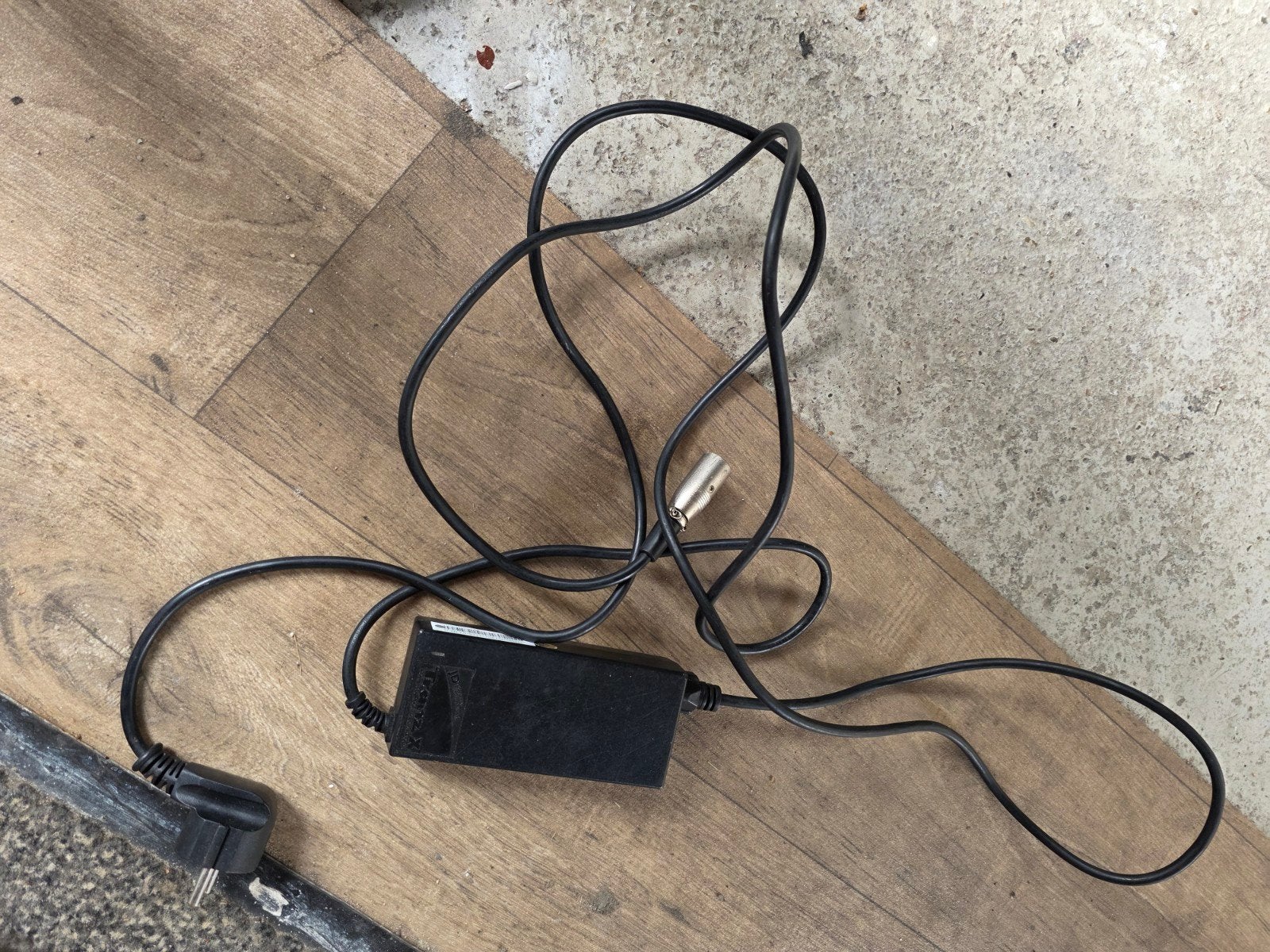 tranzx  fiets accu lader 24v, Ophalen of Verzenden, Gebruikt
