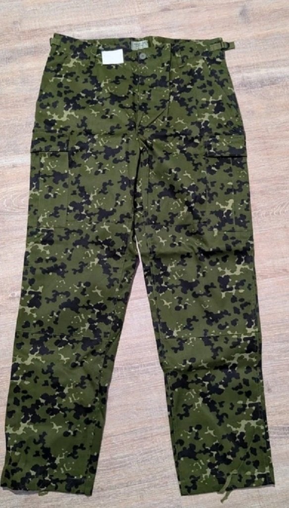 Broek BDU Deense camouflage Leger Camo Airsoft NIEUW (M), Ophalen of Verzenden, Landmacht, Overige gebieden, Kleding of Schoenen