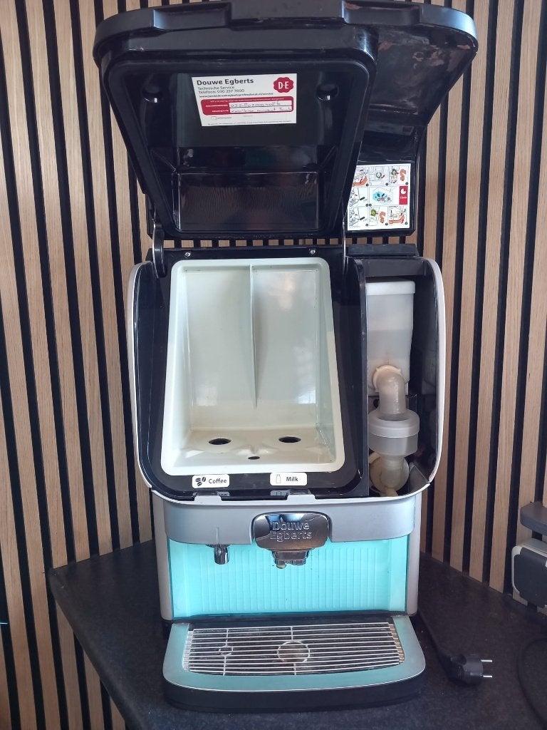 Douwe Egberts Cafitesse - met storing, Ophalen, Overige typen, 10 kopjes of meer, Koffiemachine