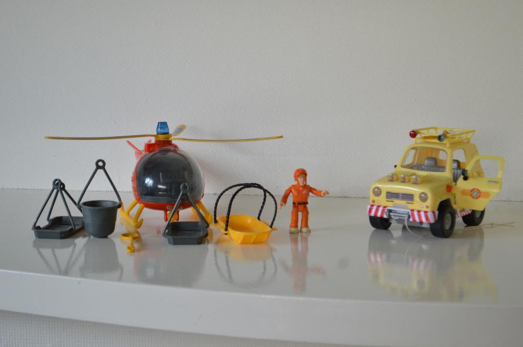 Brandweerman Sam helikopter en mountain jeep met figuur Tom., Ophalen of Verzenden, Gebruikt