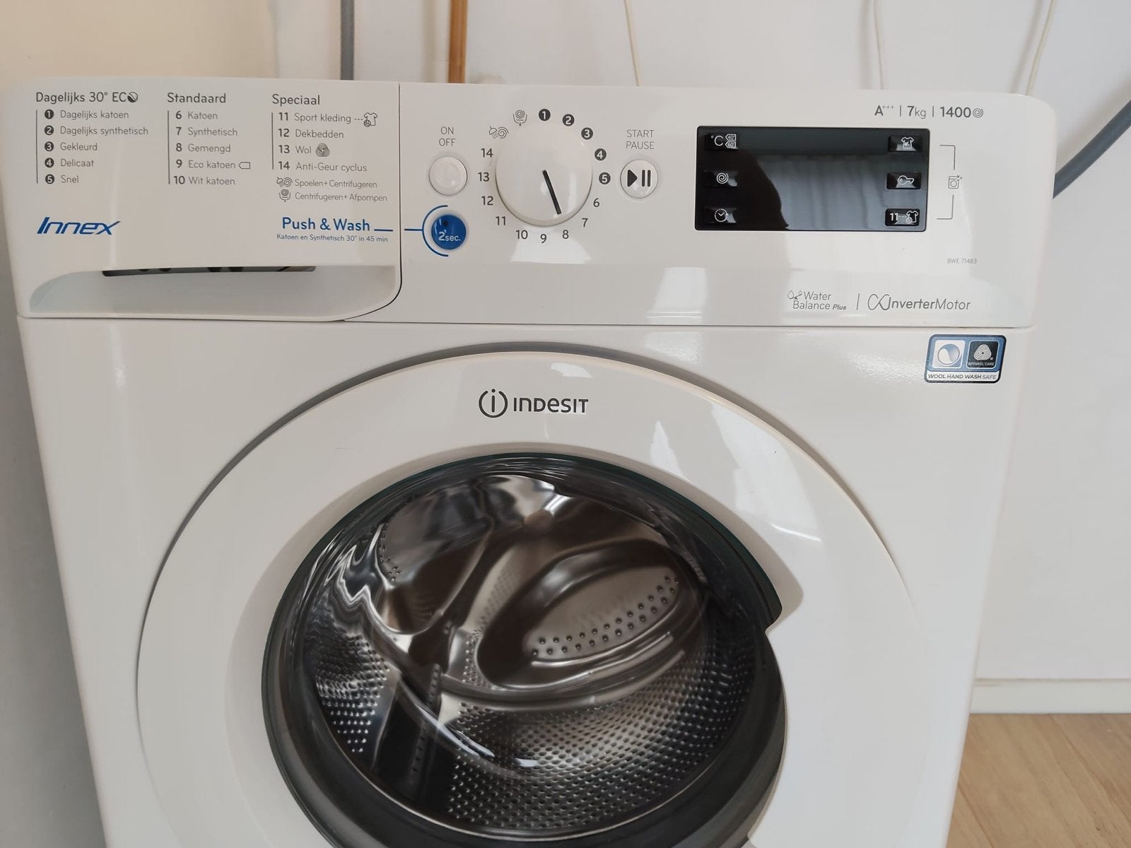 Indesit Innex wasmachine – 7kg, 1400 toeren, A+++, 6 tot 8 kg, Ophalen, 1200 tot 1600 toeren, 85 tot 90 cm