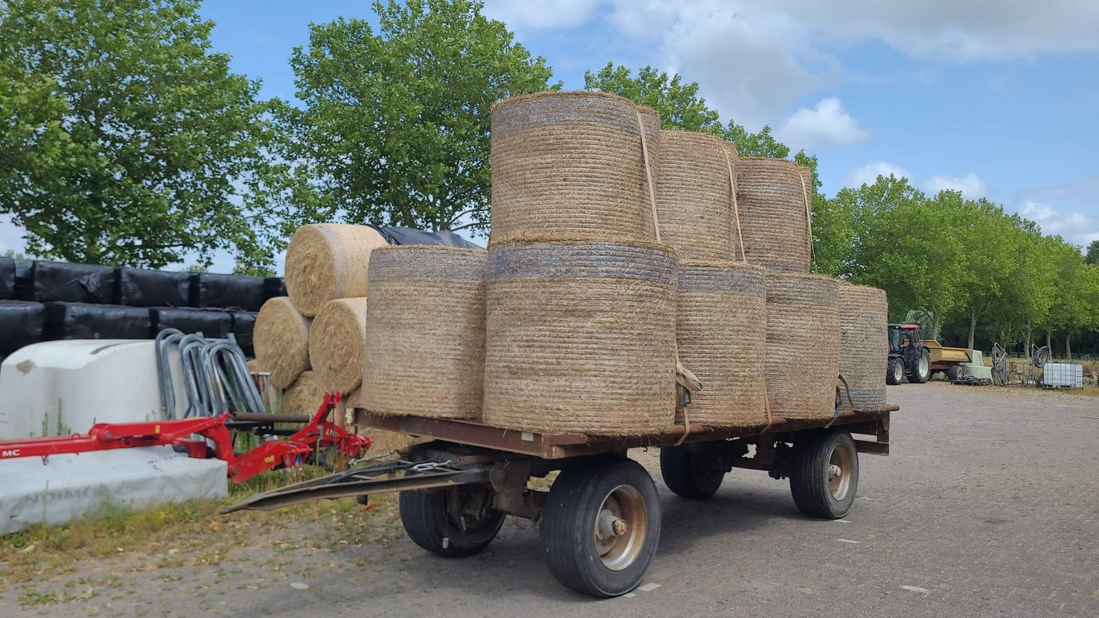 Goedkoop hooi in rollen, Ophalen, Vee