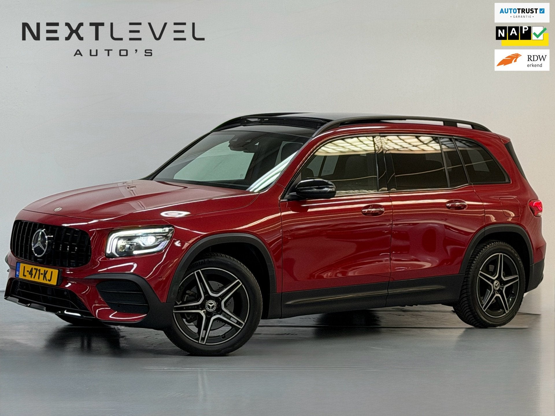 Mercedes-Benz GLB 200 Business Solution AMG 7P Pano Trekhaak, Auto's, Dealer onderhouden, Parkeerassistent, Euro 6, 4 cilinders