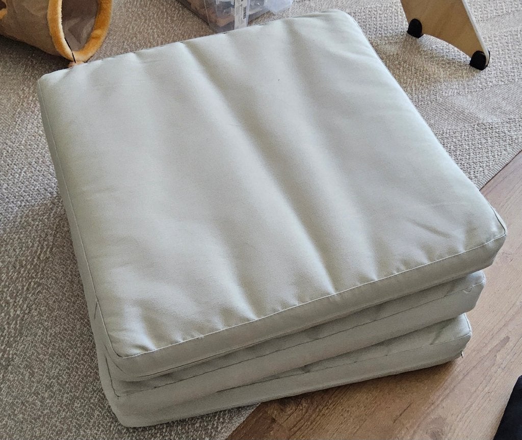 IKEA HÅLLÖ Tuinkussen (kussen+hoes) beige 62x62 cm, Ophalen, Zo goed als nieuw