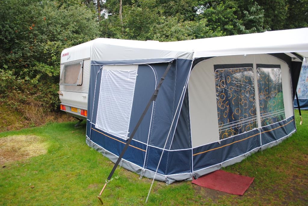 Dethleff's Family Caravan incl. voortent/luifel/accessoires, Caravans en Kamperen, Rondzit, Dwarsbed, 750 - 1000 kg, Particulier