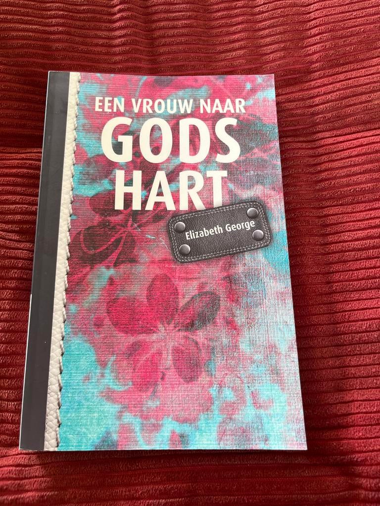 Een Vrouw naar Gods Hart - Elizabeth George, Ophalen of Verzenden, Zo goed als nieuw, Christendom | Protestants