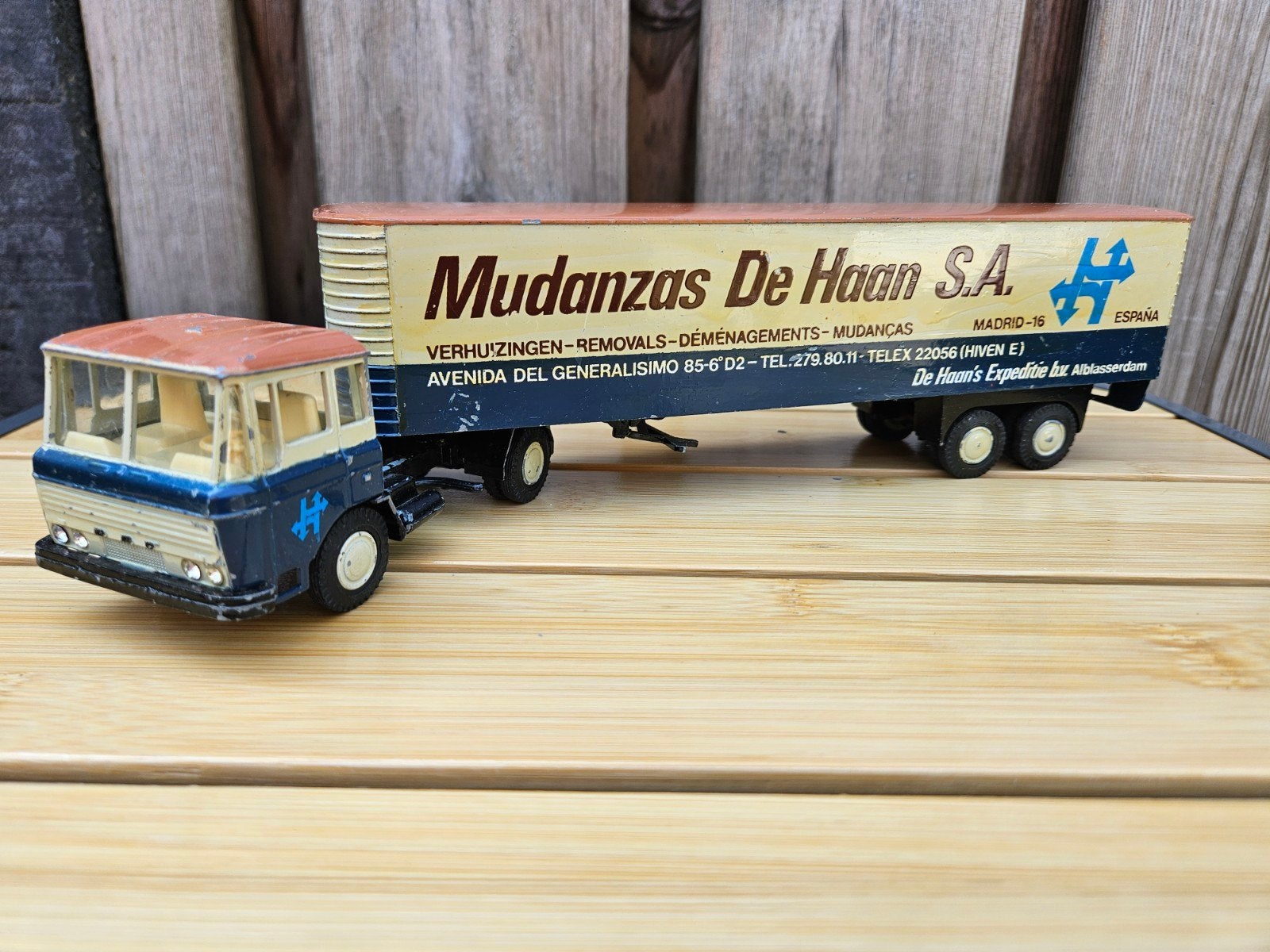 Lioncar Daf 2600 Mudanzas de Haan S.A. Spanje 1:50, Ophalen of Verzenden, Gebruikt, Bus of Vrachtwagen, Lion Toys