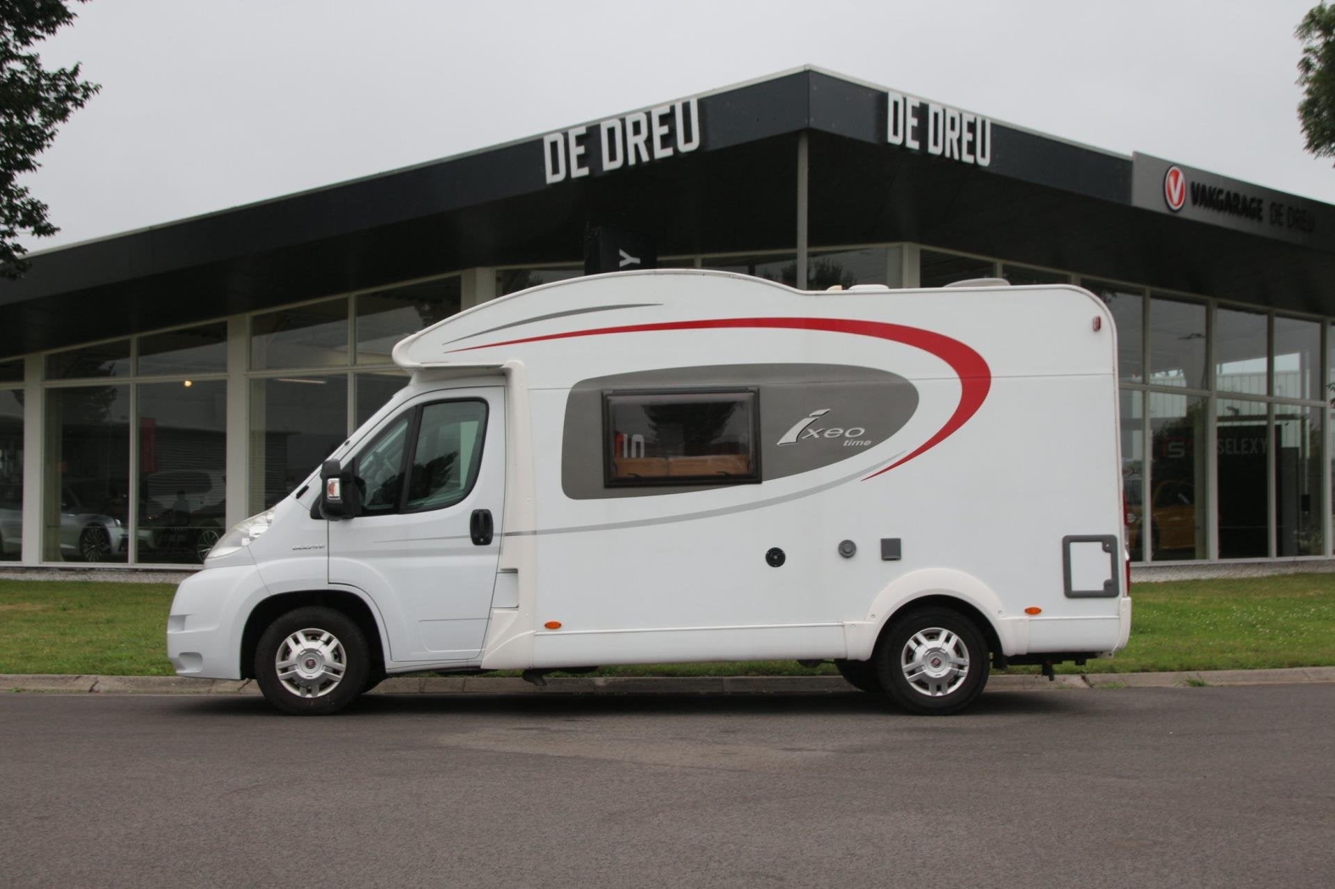 Buerstner Ixeo Time 585 | Zonnepanelen | Trekhaak, Caravans en Kamperen, Campers, Airbags, Erwin Hymer Group SE, Bedrijf, Bürstner