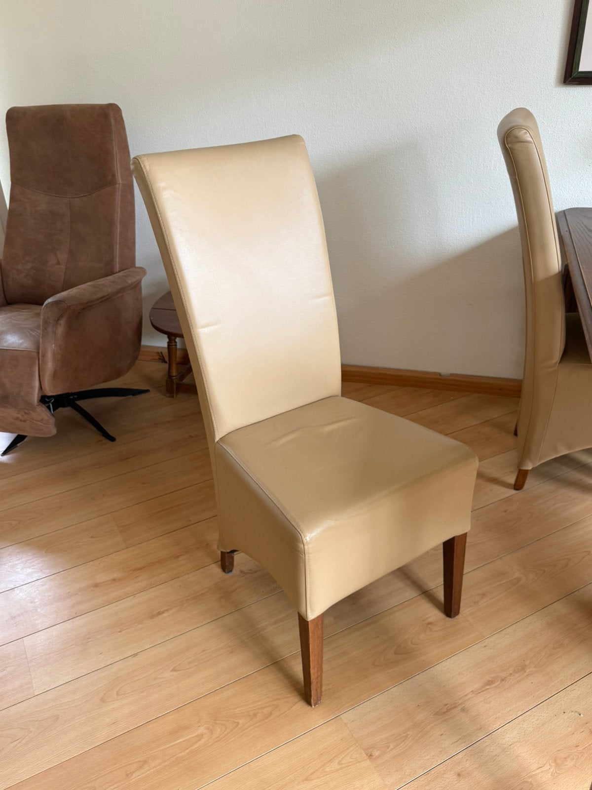 Camel/beige eetkamer stoelen - onbeschadigd en afneembaar, Ophalen, Overige kleuren, Zo goed als nieuw, Vier