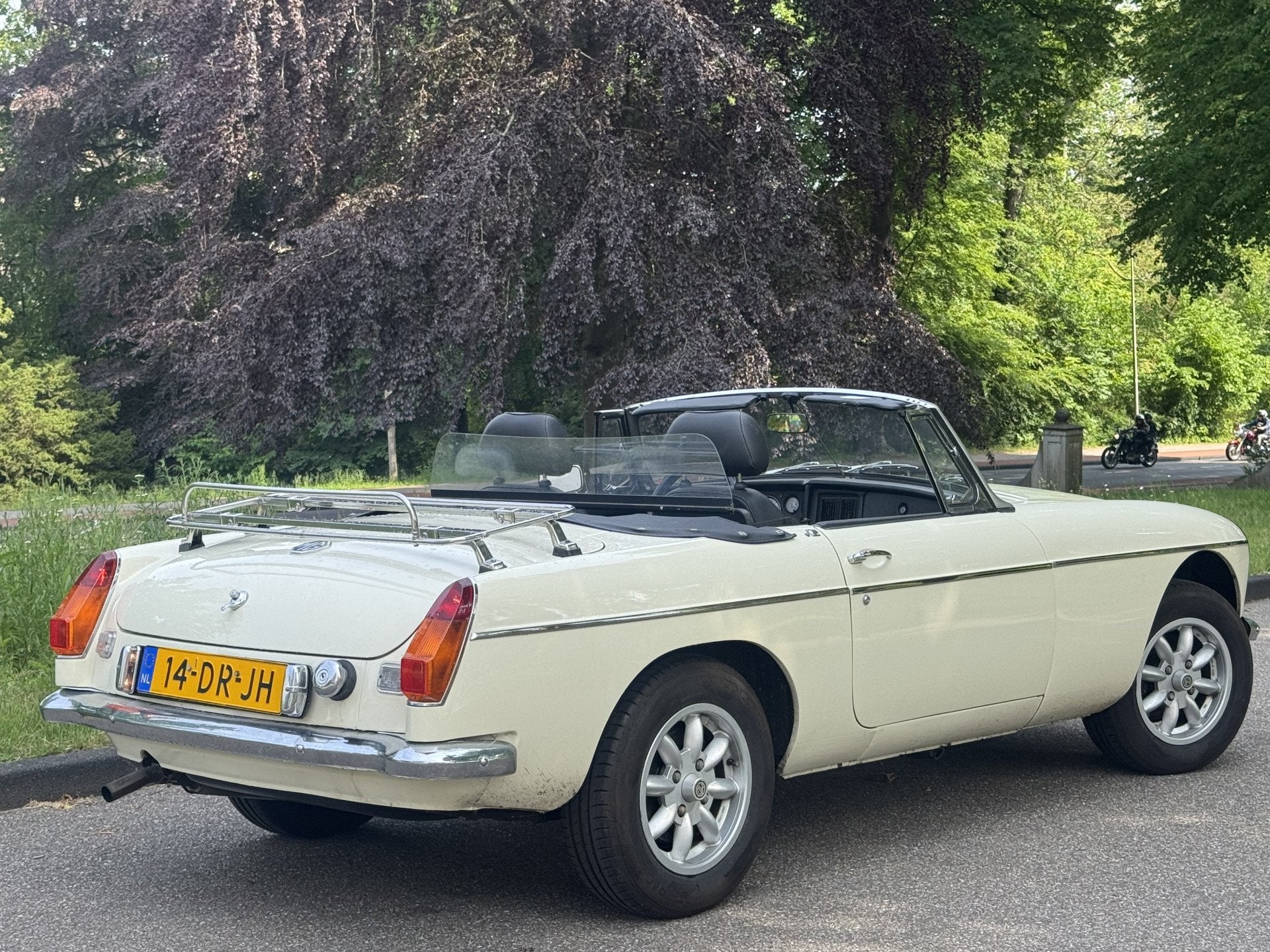 MG B 1.8 CABRIO, PROFESSIONEEL GERESTAUREERD (bj 1979), Auto's, Oldtimers, Achterwielaandrijving, Cabriolet, Wit, Bedrijf