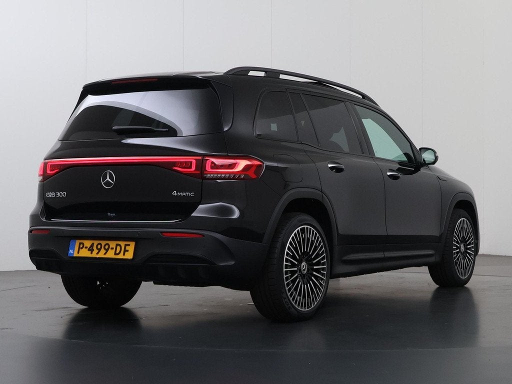 Mercedes-Benz EQB 300 4MATIC AMG Line | 7-persoons | Night |, Auto's, Mercedes-Benz, 228 pk, Gebruikt, Zwart, Vierwielaandrijving