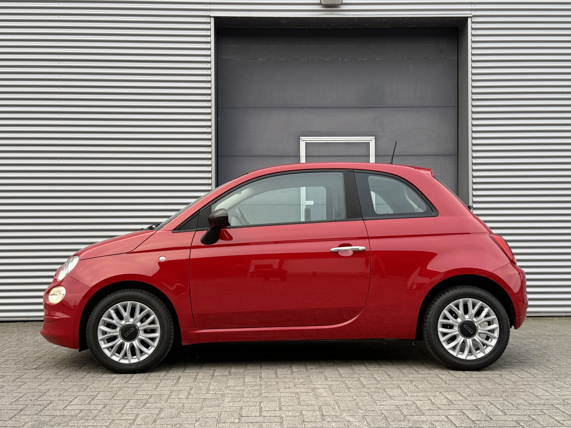 Fiat 500 0.9 TwinAir Turbo Young I Airco I Navi I Cruise I N, Auto's, Voorwielaandrijving, Origineel Nederlands, Bedrijf, Handgeschakeld