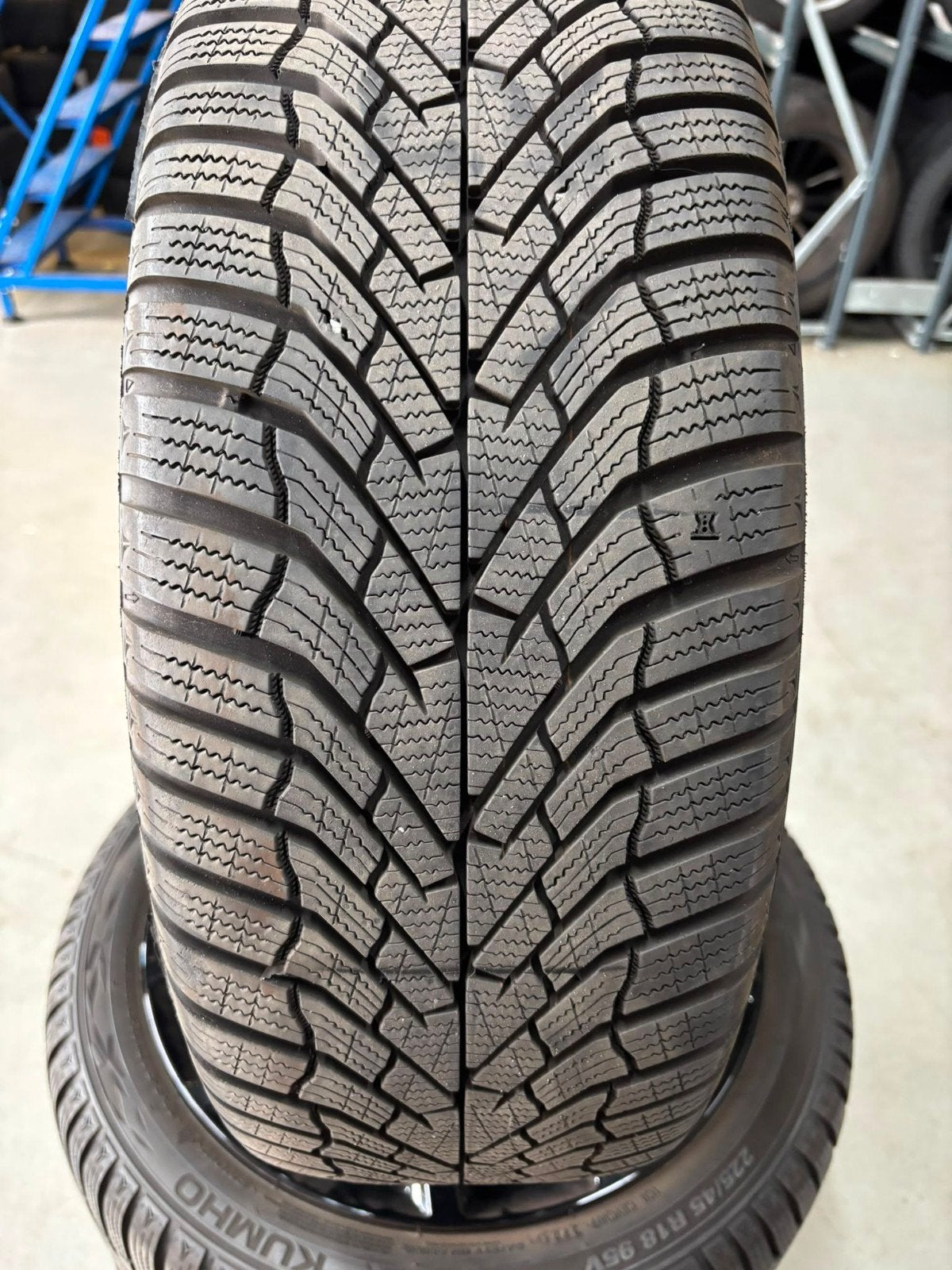 Monaco velgen met Kumho WinterCraft WP52 winterbanden, Ophalen, 18 inch, Gebruikt, Banden en Velgen