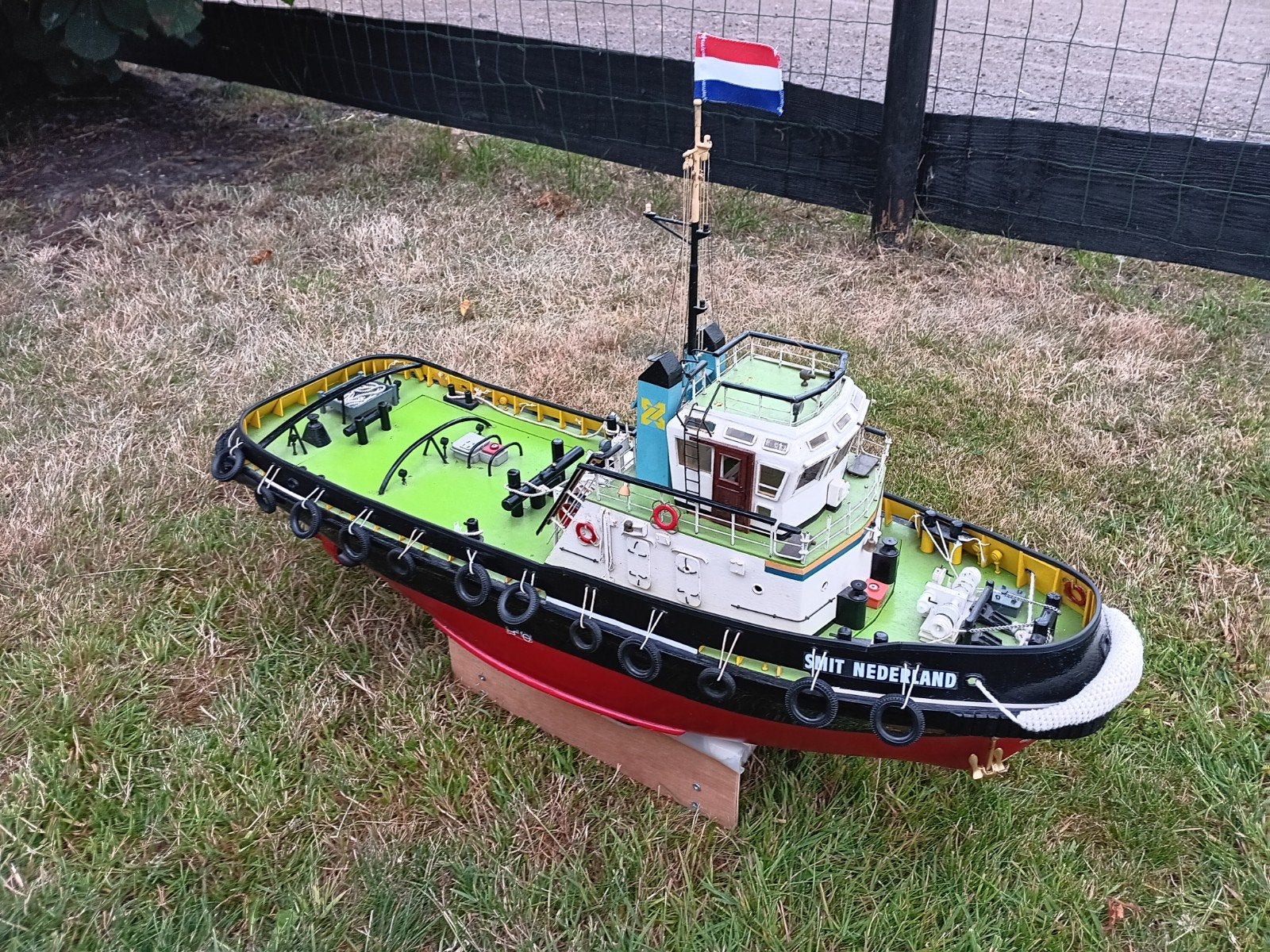 Prachtig Smit Nederland sleepboot, becker roeren, rc varend, Ophalen