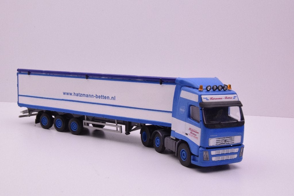 Volvo FH   '' Hatzmann-Betten ''  Tema Toys '', Ophalen of Verzenden, Zo goed als nieuw, Bus of Vrachtwagen, Lion Toys