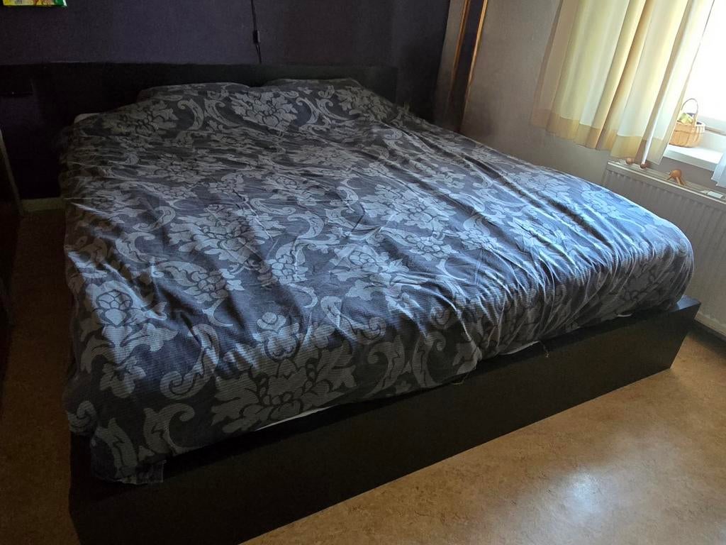 Ikea Bed 180x220 Donker bruin/zwart, Ophalen, Gebruikt, 180 cm, 220 cm