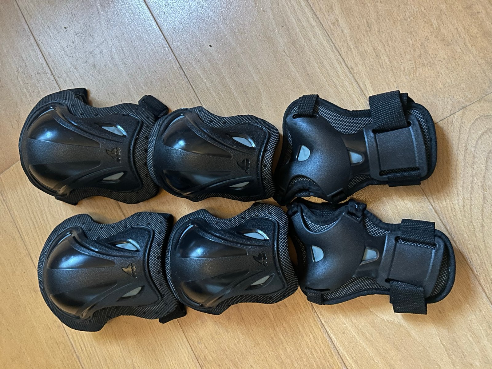 Rollerblade Skate Gear 3-pack beschermingsset Maat L, Sport en Fitness, Skateboarden, Ophalen of Verzenden, Zo goed als nieuw