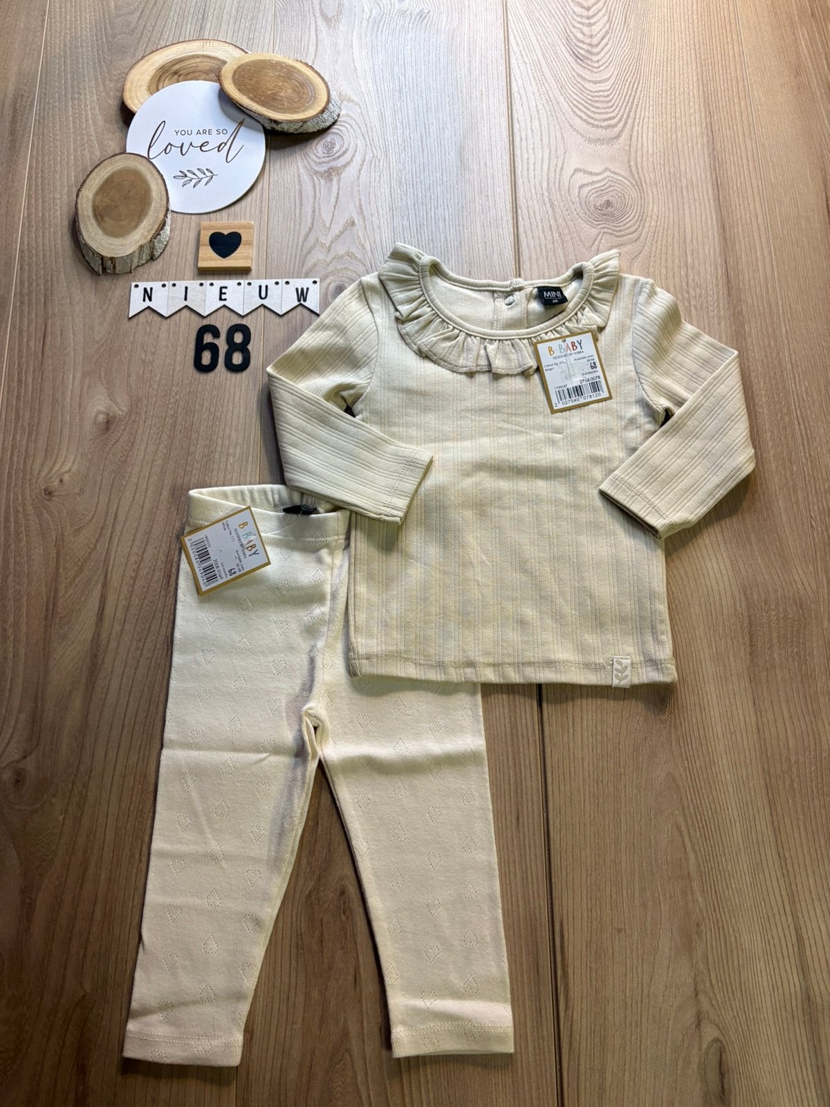 Baby meisje Wibra setje shirtje beige broekje wit maat 68, Ophalen of Verzenden, Nieuw, Meisje, Setje