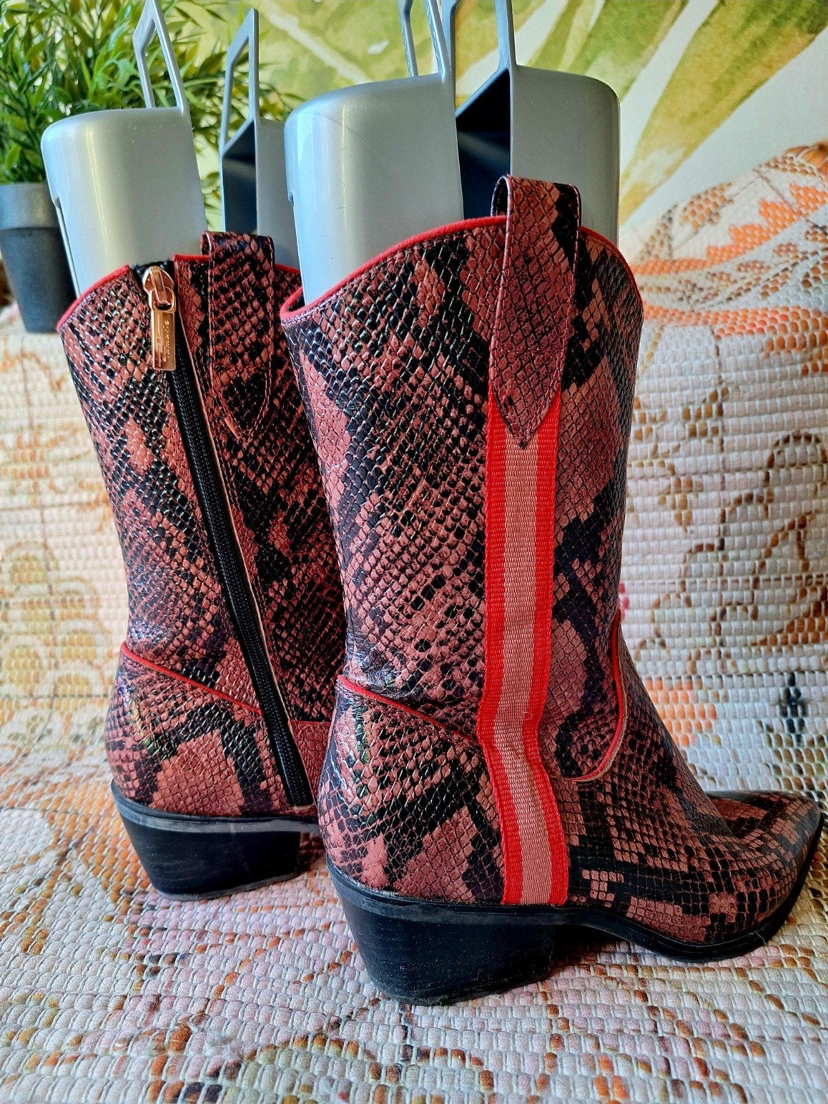 Laarzen maat 37 oranje rose, Kleding | Dames, Schoenen, Ophalen of Verzenden, Gedragen, Oranje, Hoge laarzen