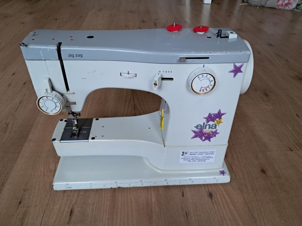 Elna Naaimachine - Reparaties nodig, plaatje vervangen, Hobby en Vrije tijd, Ophalen, Gebruikt, Naaimachine, Overige merken