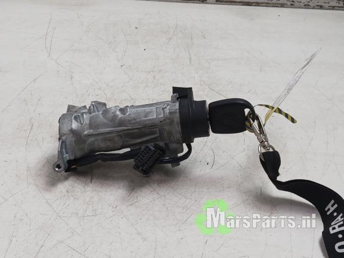 Kontaktslot + Sleutel van een Volkswagen Caddy, Gebruikt, -, Volkswagen, -