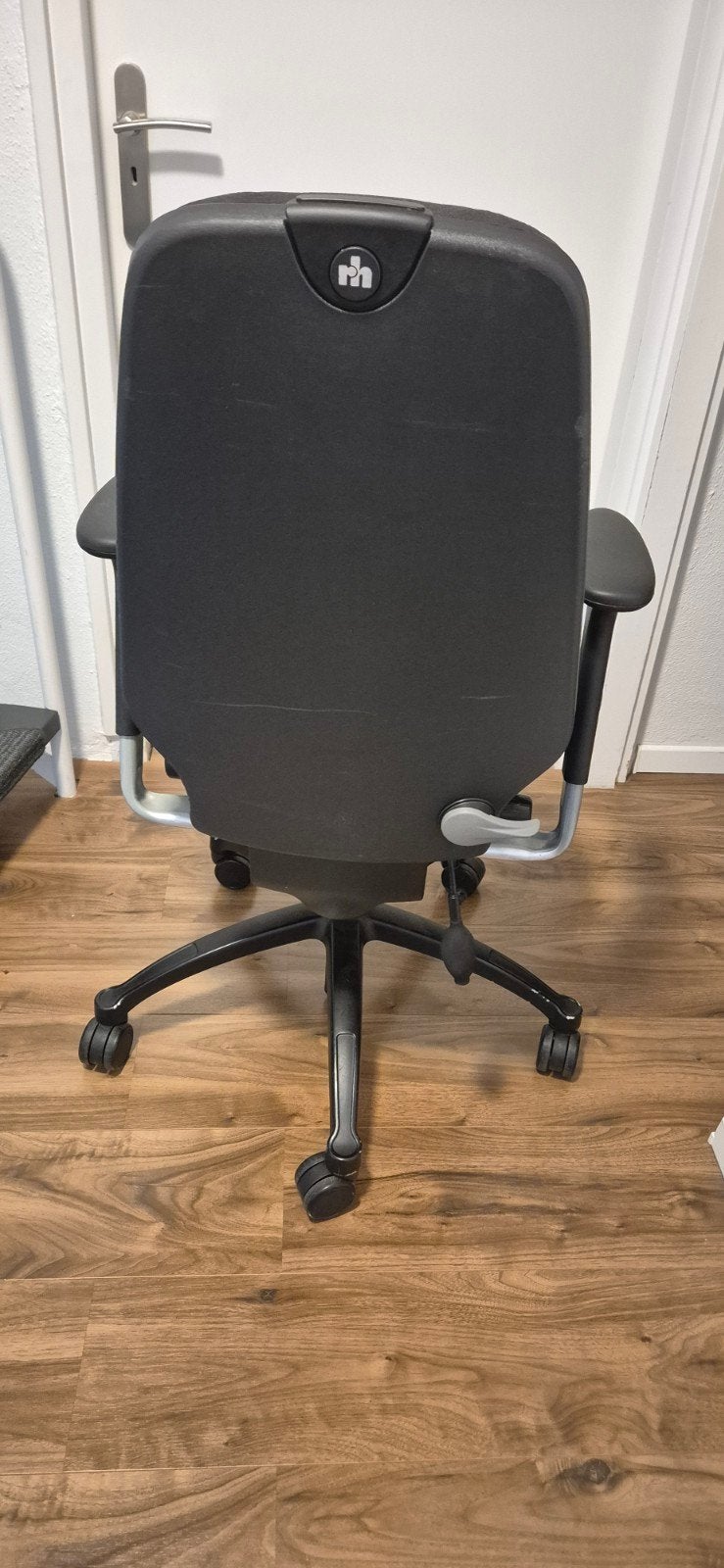 Foto 3 van Te koop: Luxe bureaustoel van een duur merk