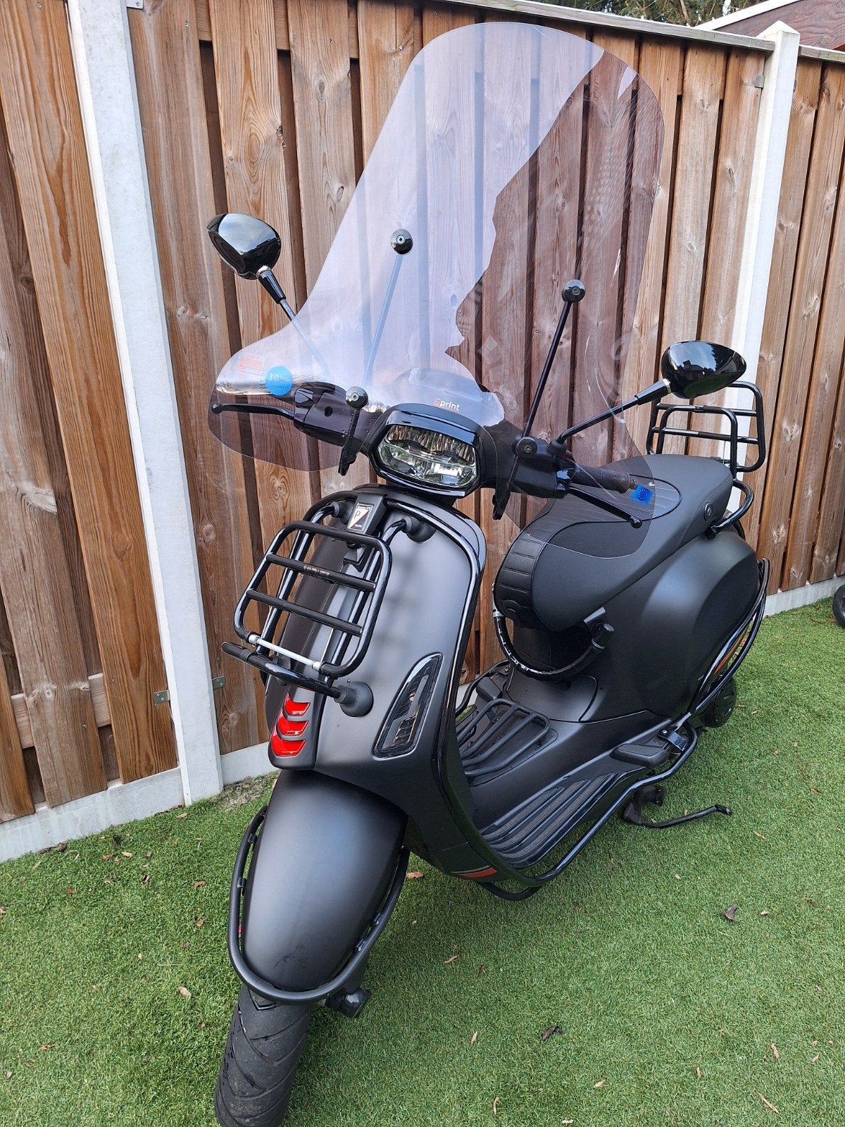 Vespa Sprint 50 Full Option snorscooter, Ophalen, Zo goed als nieuw, Benzine