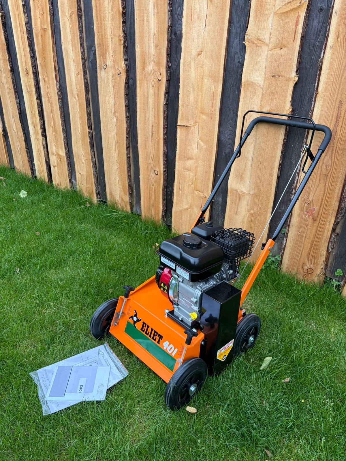 Elite 401 verticuteer machine NIEUW, Ophalen, Zo goed als nieuw, Elektrisch
