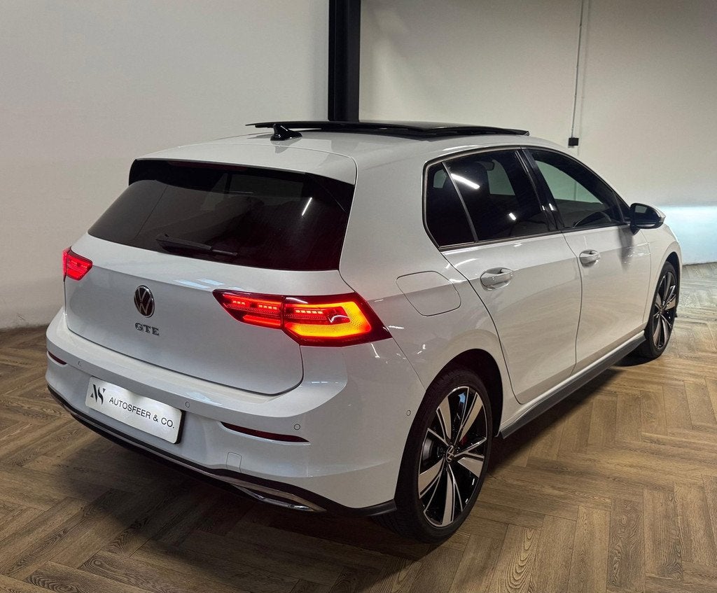 Volkswagen Golf 1.4 eHybrid GTE PANO KEYLESS CAM, Auto's, Zwart, 4 cilinders, 150 pk, Alcantara