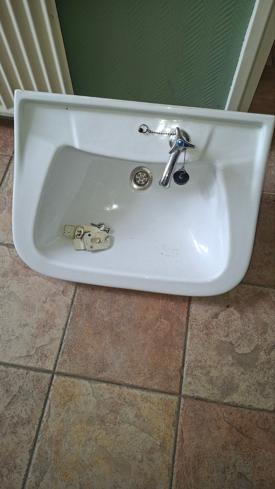 Gratis vintage Wastafel met kraan, Ophalen, Gebruikt, Chroom, Wastafel