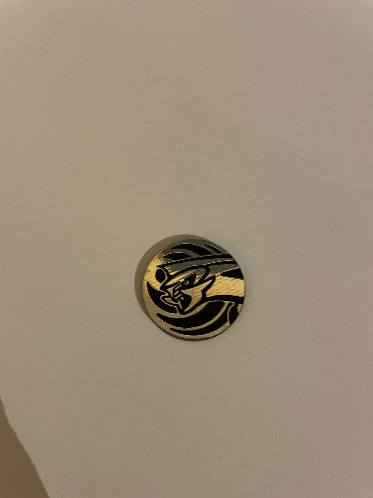 Pokémon munt - Zwart met gouden Pikachu, Ophalen of Verzenden, Zo goed als nieuw, Overige typen