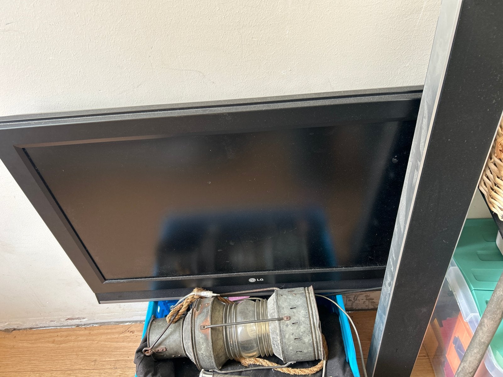 LG TV - Compacte televisie, ideaal voor kleine ruimtes, Ophalen, Gebruikt, 50 Hz, Minder dan 40 cm