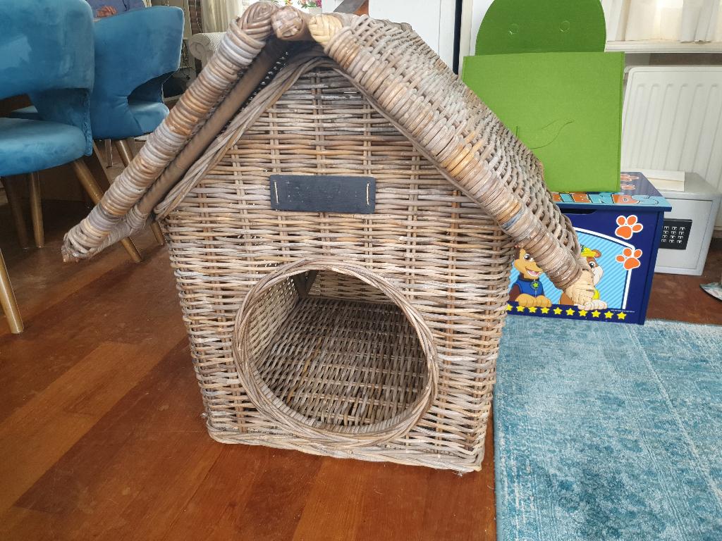 Rieten kattenhuisje / hondenhuisje – 70x70x70 cm, Ophalen, Zo goed als nieuw, Riet