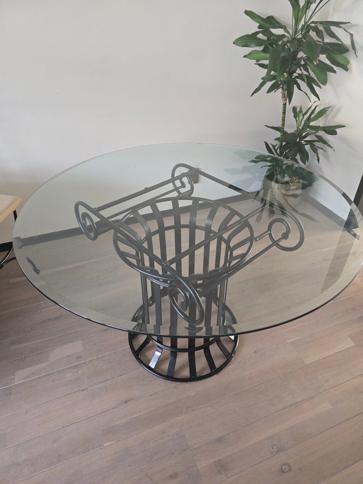 Morres Meubelen: Smeedijzeren Eettafel, 4 Stoelen & Lamp, Huis en Inrichting, Gebruikt, Smeedijzer, Klassiek, Rond, Ophalen of Verzenden