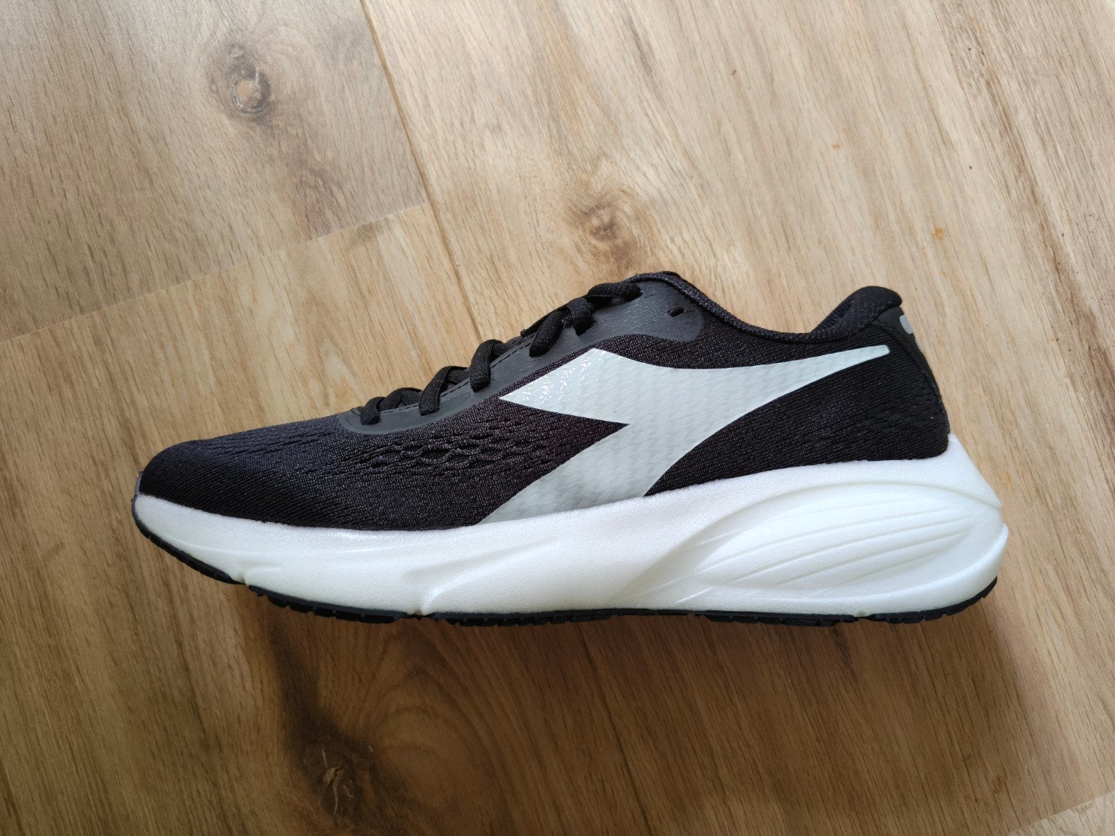 Diadora hardloopschoenen - Nieuw in doos , maat 44, Ophalen of Verzenden