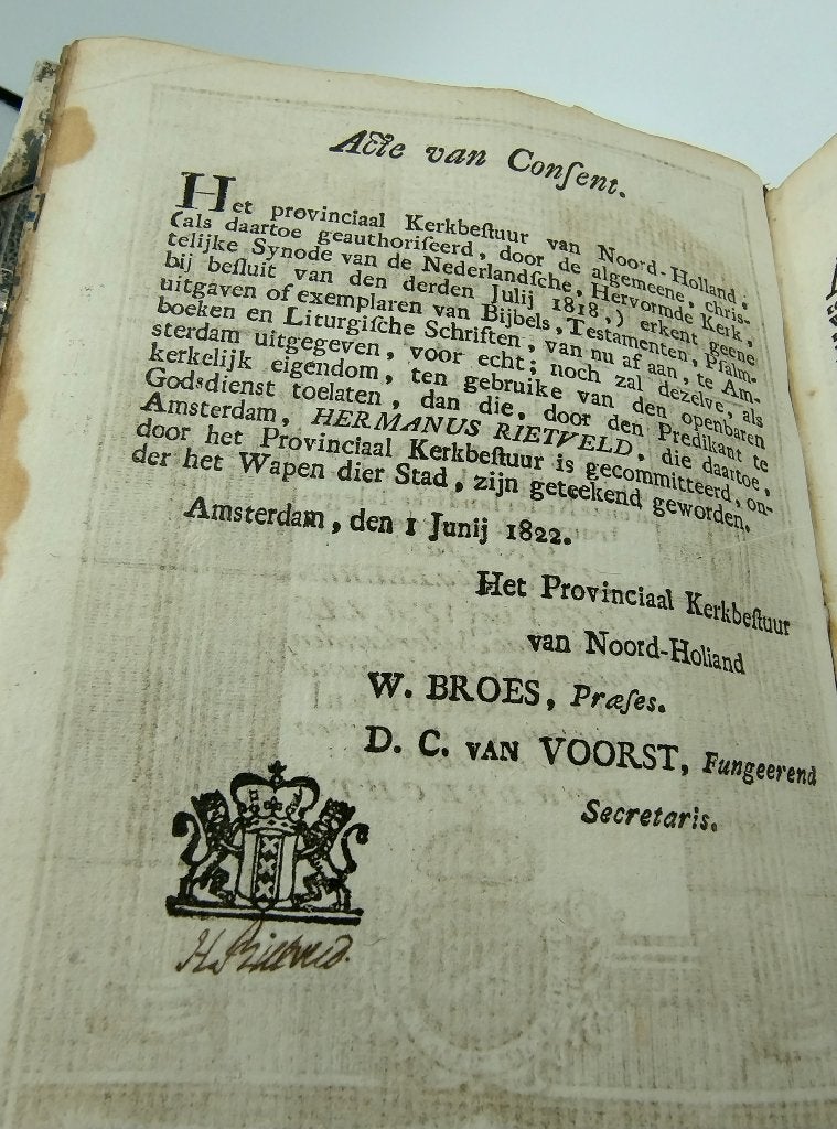 Bijbel met zilveren sloten , E. Wientjes uit Ootmarsum, 1831, Antiek en Kunst, Verzenden, Bijbel